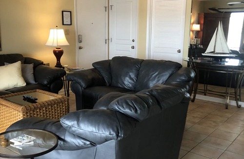 North Shore Condo | Perfect Location by Land or Water