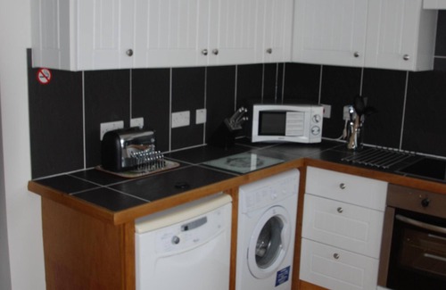 Padstow House | Perfect location for exploring the local 7 bays, Wifi, local amenities
