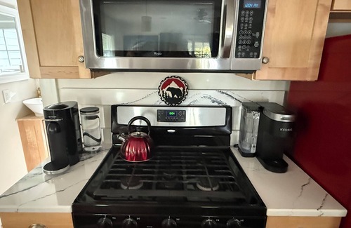 Intervale House | Perfect location & hot tub! Cozy home for couples, parties of 4, possibly more!