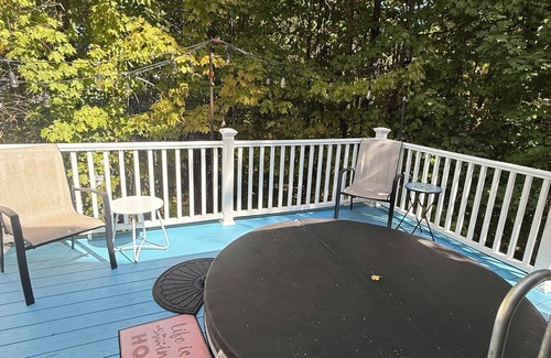 Intervale House | Perfect location & hot tub! Cozy home for couples, parties of 4, possibly more!