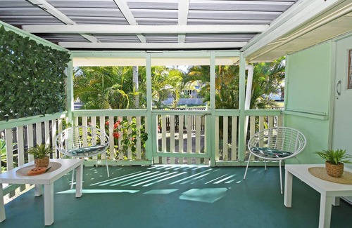 Torquay House | Perfect location - no car needed walk to everything
