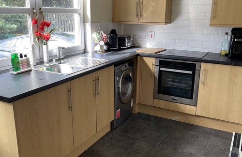 St Leonards Apartment | Perfect location with fantastic transport links.