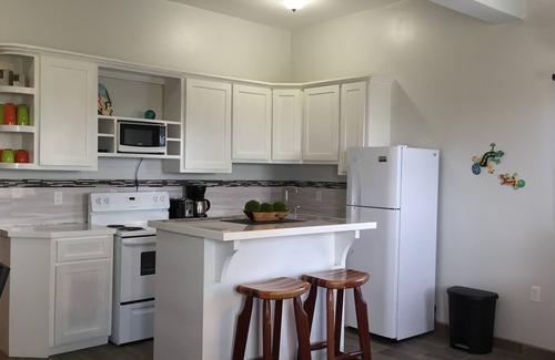 San Pedro Condo | Perfect Location with Roof-Top Pool *Book Today*