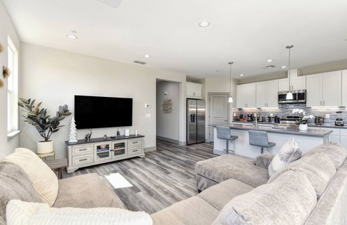 Sacramento House | Perfect long term rental home in a peaceful neighborhood