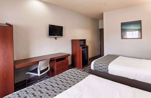 Morgantown Hotel | Perfect Morgantown Base - Your Comfortable Room Awaits | Free Breakfast