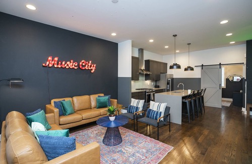 Hadley - Washington House | Perfect 💯 Palace in City Heights 🏙️ w/Rooftop Terrace 🌆- ECH2