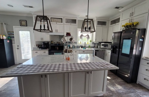 Childersburg House | Perfect private lakeside getaway!