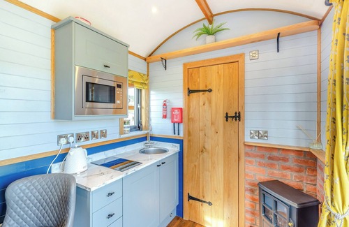 St Harmon Cottage | Perfect romantic break away in mid wales with private hot tub.