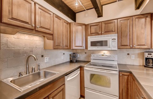 Copper Mountain Village Condo | Perfect Ski In/Ski Out Condo in Center Village