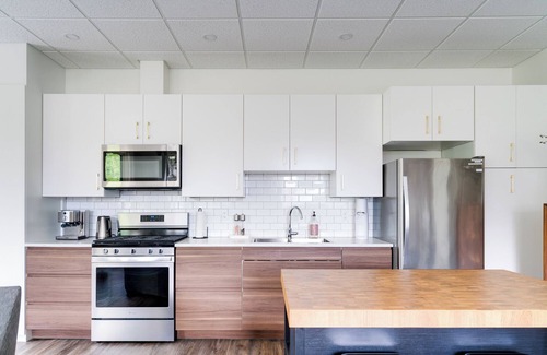 Slocan Apartment | Perfect SLOCAN Getaway Suite - Beach - Hike - Bike
