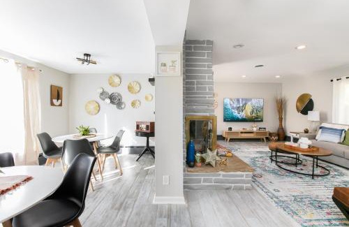 South Bend House | Perfect Sprawling Ranch for Group Game Day Stay! King Beds, Firepit, & Pet Friendly with Huge Fenced Yard