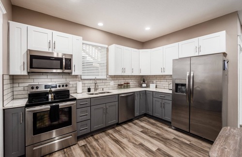Near East Columbus House | Perfect Stay - 2 Bedrooms - Columbus!