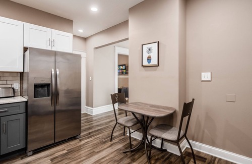 Near East Columbus House | Perfect Stay - 2 Bedrooms - Columbus!