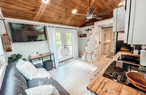 Buford House | Perfect Tiny Home Getaway!