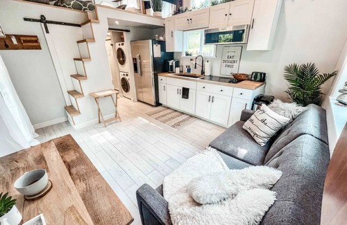 Buford House | Perfect Tiny Home Getaway!