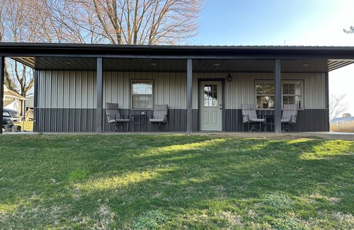 Mariah Hill Cabin | Perfect viewing for solar eclipse. Fully furnished cabin.