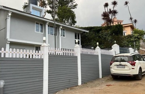 Thalayathimund Villa | Perfect villa for your family vacation very close to City with Mountain Views