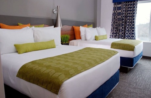 Circleville Hotel | Perfect Waterpark Getaway! 3 Units w/Waterpark Access! Arcade & Playground!