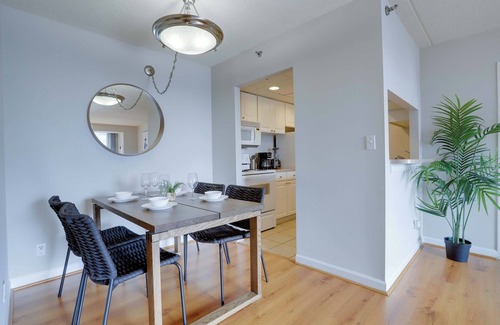 Crystal City Apartment | Perfect Work & Play Spot in Crystal City
