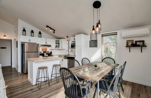 East Kootenay House | Perfect Year Round Vacation Destination. With lake access and hot tub