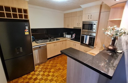 Fortitude Valley Apartment | Perfectly Central 2 Bedroom Apartment & Office