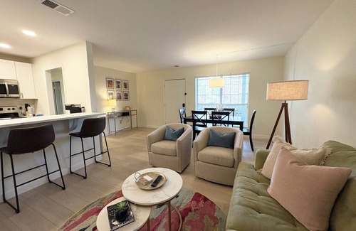 Clemson Condo | Perfectly located, newly renovated, charming 3 bedroom condo - 1 mi from campus