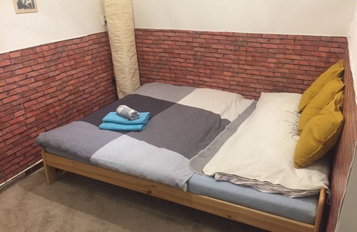 Plzen House | Perfectly located old Pilsen apartment