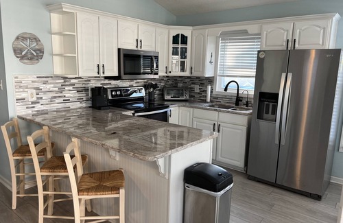 Surfside Beach House | Perfectly updated beach getaway to Ocean Lakes