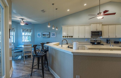 Hernando House | PerfectPointeLakehouse|PvtDock|Kayaks|8ppl|Firepit|ScreenedPatio