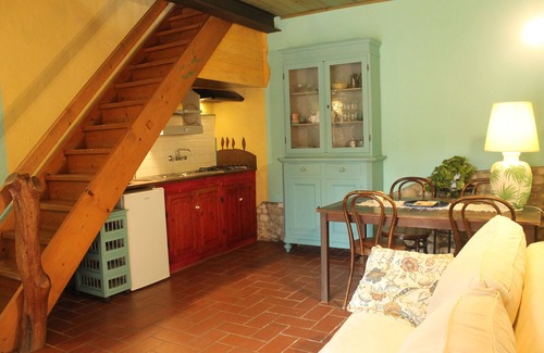 San Pietro in Bossolo Apartment | "PERGOLA" 'ROMANTIC APARTMENT IN CHIANTI in the center of TUSCANY