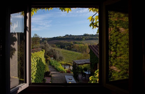 San Pietro in Bossolo Apartment | "PERGOLA" 'ROMANTIC APARTMENT IN CHIANTI in the center of TUSCANY