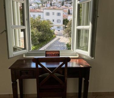 Hydra Apartment | PERIVOLAKIA VIEW