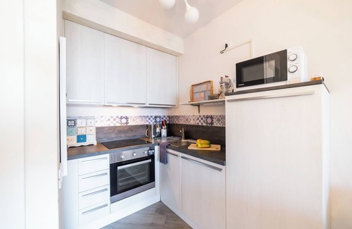 Toirano Apartment | Perla Abernathy - vacation home by the sea with pool and garden