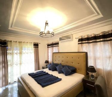 Ngleshi Amanfro House | Perriman Hotel