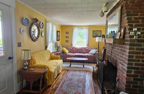 Perry House | Perry Shore Road Cottage