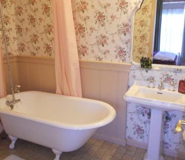 Pescadero House | Pescadero Creek Inn