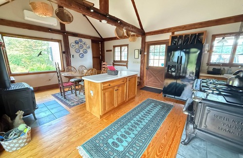 Moultonborough House | Pet/Family Friendly Historic Ambrose House w/Hot Tub Near Castle in The Clouds
