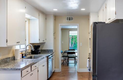 Foothill Farms House | Pet & Family-Friendly 4BR Grill & Chill