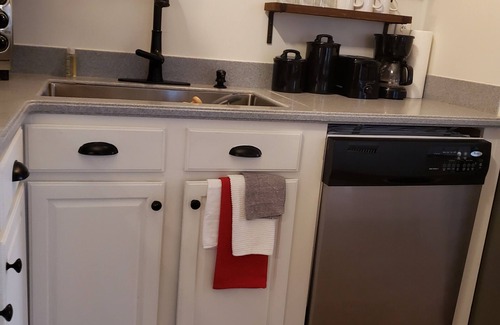 Rochelle House | Pet & Family Friendly, Quiet, Near Hwy 39 & 88, Sleeps 7, Remodled, Superhost