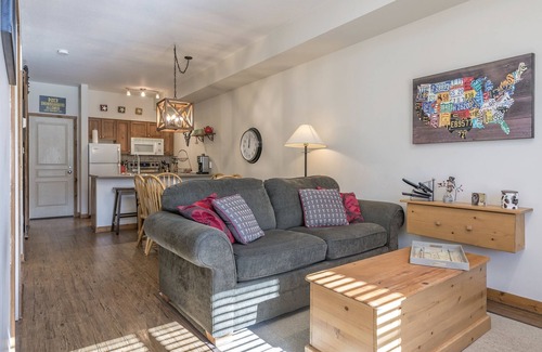 Silver Star Mountain Condo | Pet friendly ground floor condo with mudroom directly slope side at Creekside