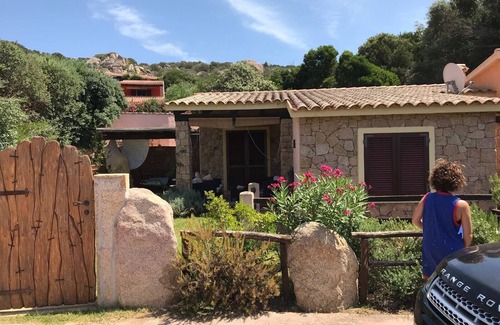 Rena Majore House | Pet-friendly Holiday Home Villetta Meravigliosa with Garden & Terrace