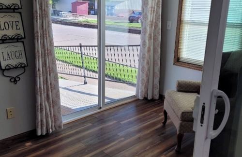 Bellevue House | Pet-friendly 2 bedroom townhome in tranquil Bellevue