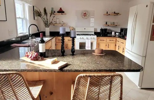 Town of Marbletown House | Pet Friendly 3 bed/2 bath + Treetop Deck; Near Catskills, Kingston, Woodstock