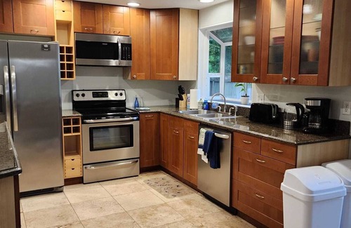 North Creek House | Pet-friendly 3B1B bungalow with huge yard in Bothell