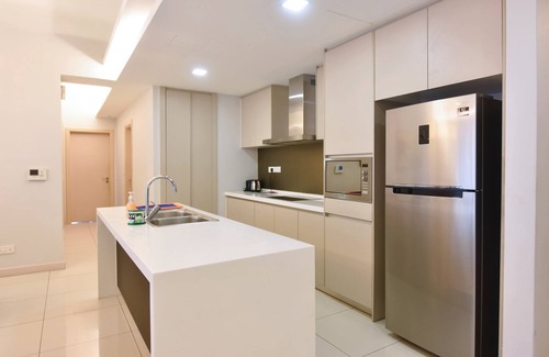 Golden Triangle Apartment | Pet Friendly, 3BR Apt KL, Bathtub & Parking