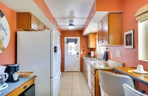 Green Valley Desert Meadows House | Pet-Friendly 55+ Green Valley Home w/Golf Gear!