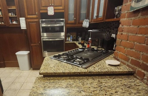 Cleveland House | Pet-Friendly 5BR Retreat BBQ Sleeps 12