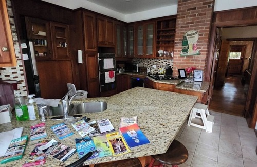 Cleveland House | Pet-Friendly 5BR Retreat BBQ Sleeps 12
