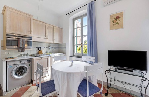 Finalborgo Apartment | Pet-Friendly Apartment Monolocale Isotta with Mountain View, Balcony & Wi-Fi