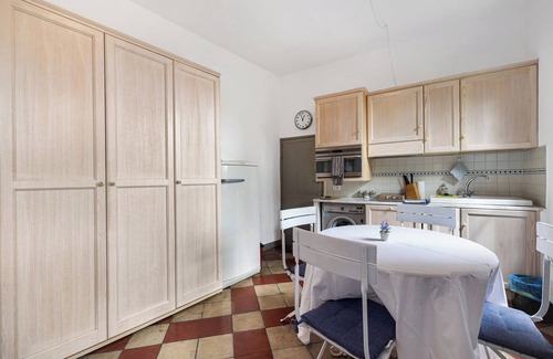 Finalborgo Apartment | Pet-Friendly Apartment Monolocale Isotta with Mountain View, Balcony & Wi-Fi